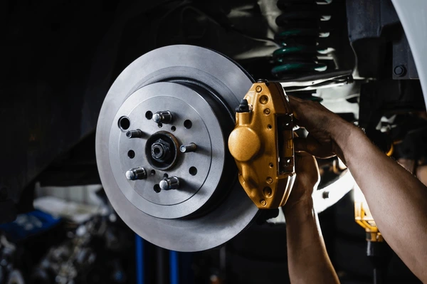Brake pad replacement at wefix auto, dubai car break service